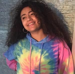 Meet your Posher, Elisha